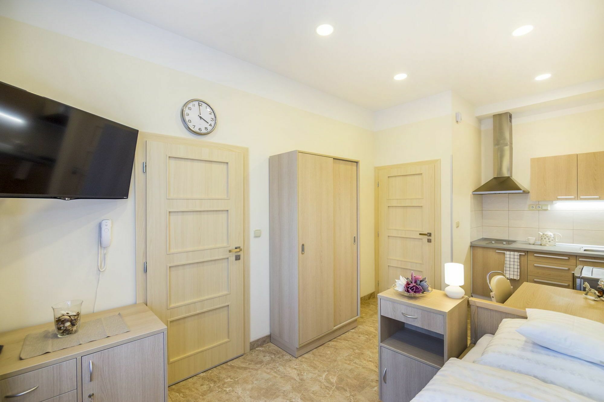 Magnolia With Wellness Prag